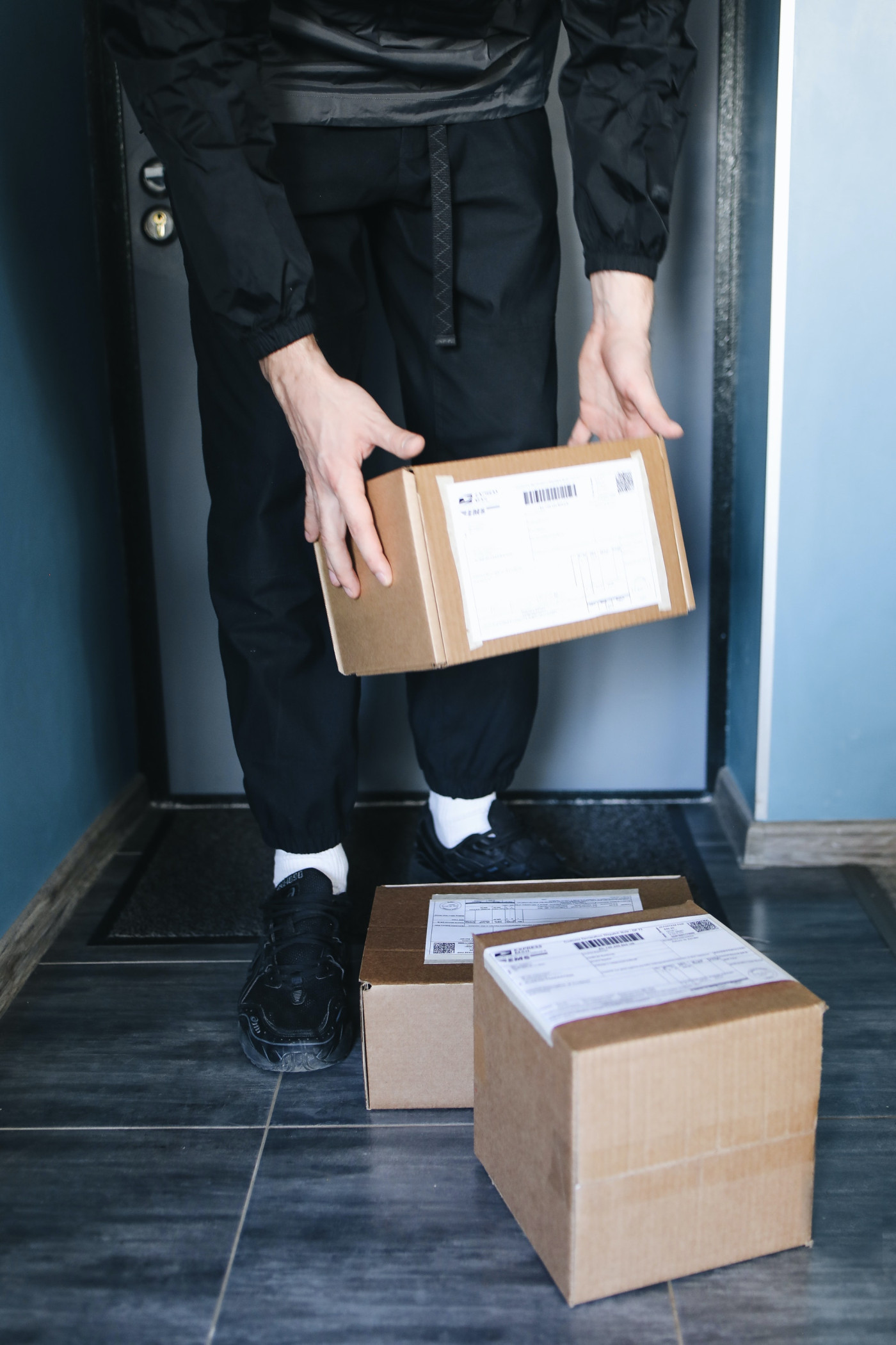 receive-parcel-image